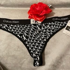 Calvin Klein Logo Thong - Size L